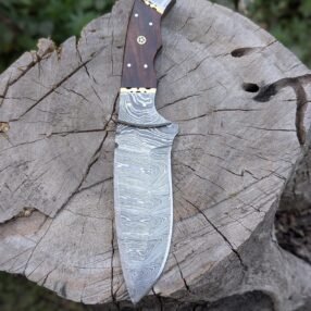 Handmade Damascus Steel Hunting Skinner Knife with Hardwood Handle